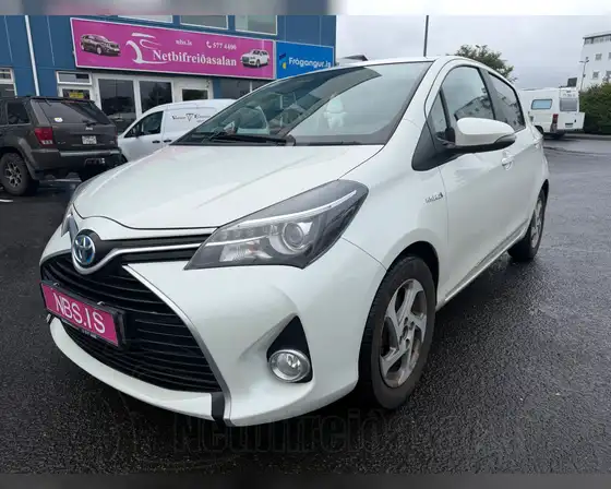 TOYOTA YARIS HYBRID