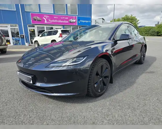 TESLA MODEL 3 AWD LONG RANGE
