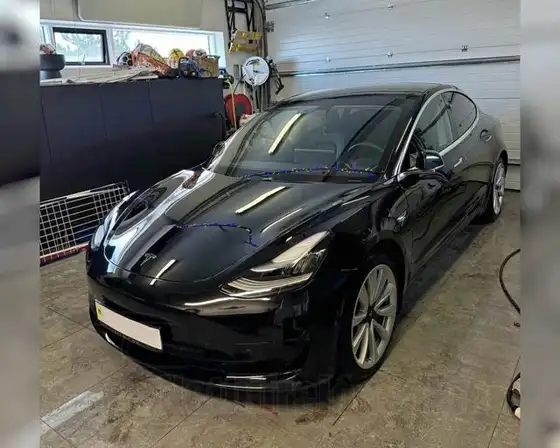 TESLA MODEL 3 SR