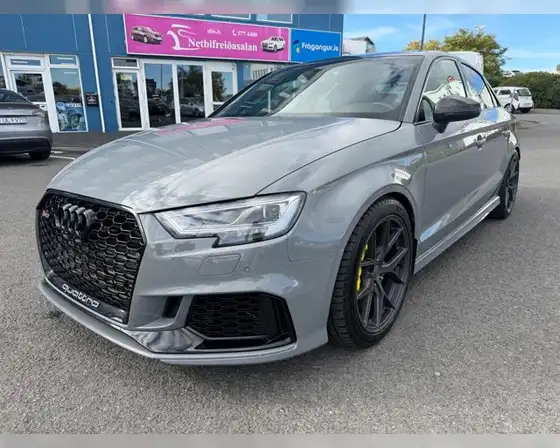 AUDI RS3 LIMOUSINE QUATTRO