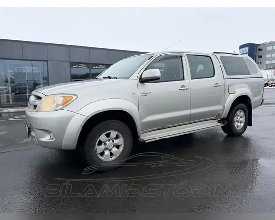 TOYOTA HILUX DOUBLE CAB SR