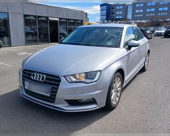 AUDI A3 LIMOUSINE