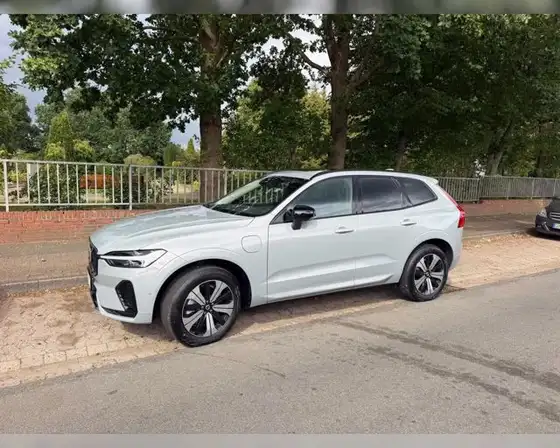 VOLVO XC60 T6 DARK PLUG IN