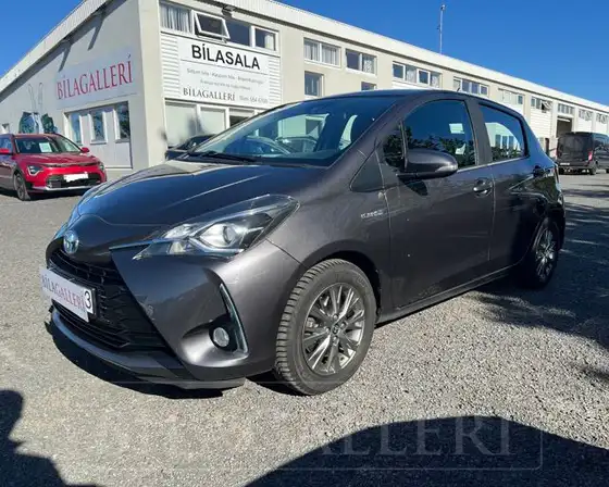 TOYOTA YARIS HYBRID