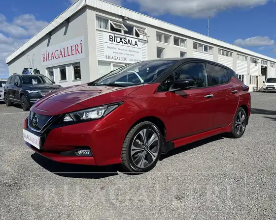 NISSAN LEAF 62KWH N-CONNECTA TVÍLITUR