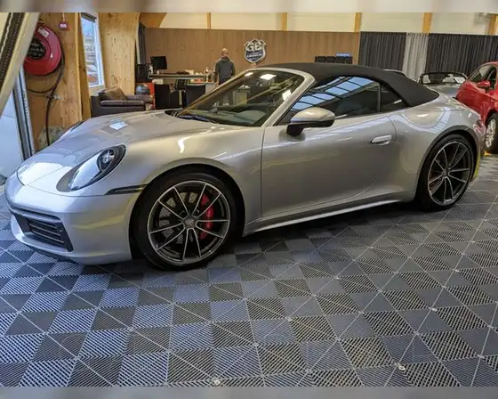 PORSCHE 911 CARRERA 4S