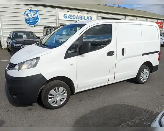 NISSAN NV200 CAMPER