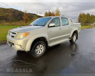 TOYOTA HILUX DOUBLE CAB