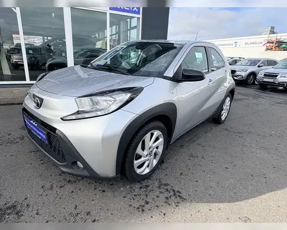 TOYOTA AYGO X-PLAY