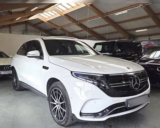 MERCEDES-BENZ EQC 400 4MATIC AMG LINE