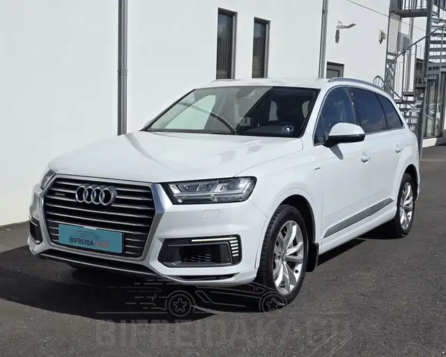 AUDI Q7 E-TRON