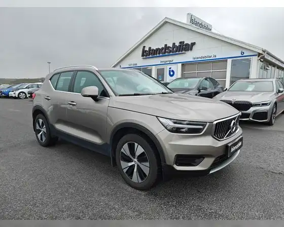 VOLVO XC40 T4 RECHARGE MOMENTUM PHEV