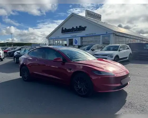 TESLA MODEL 3 SR PREMIUM