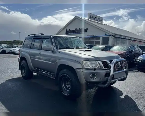 NISSAN PATROL GR LUX 35