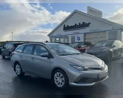 TOYOTA AURIS