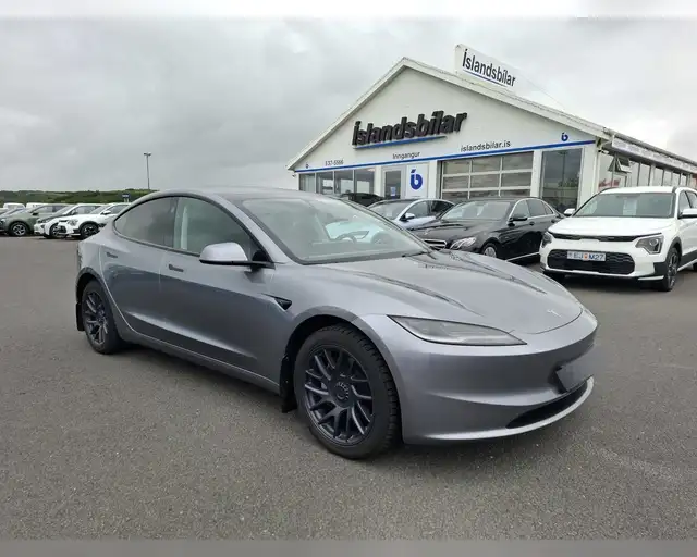 TESLA MODEL 3 SR PREMIUM