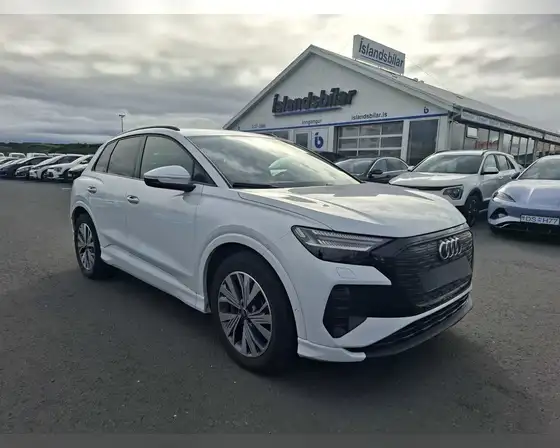 AUDI Q4 45 E-TRON