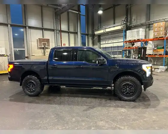 FORD F150 LIGHTNING PLATINIUM 35 590HP 130 KWH