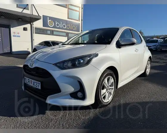 TOYOTA YARIS ACTIVE