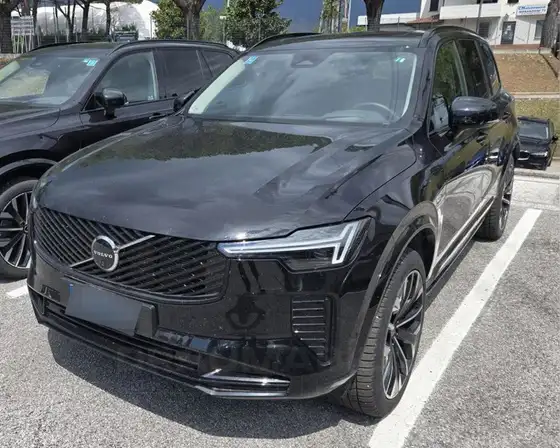VOLVO XC90 T8 ULTRA DARK