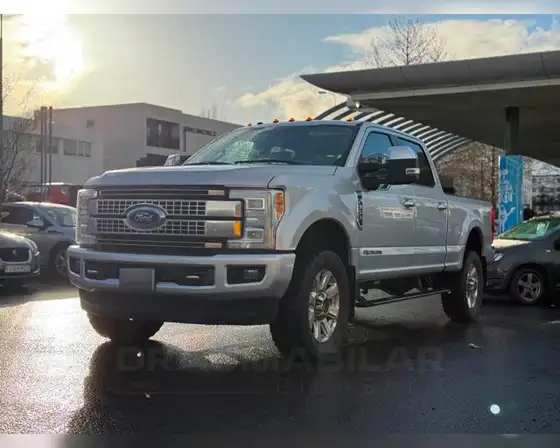 FORD F350 PLATINUM SUPER DUTY