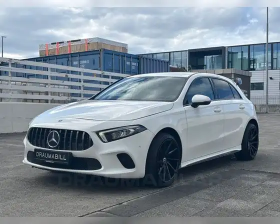 MERCEDES-BENZ A 250 E AMG-LINE