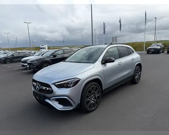 MERCEDES-BENZ GLA 250 E SPECIAL EDITION