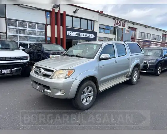 TOYOTA HILUX DOUBLE CAB SR