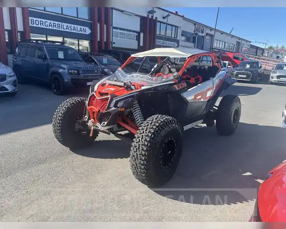 CAN-AM MAVERICK X3 XRC