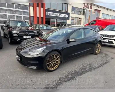 TESLA MODEL 3 LONG RANGE