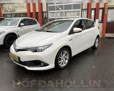 TOYOTA AURIS HYBRID
