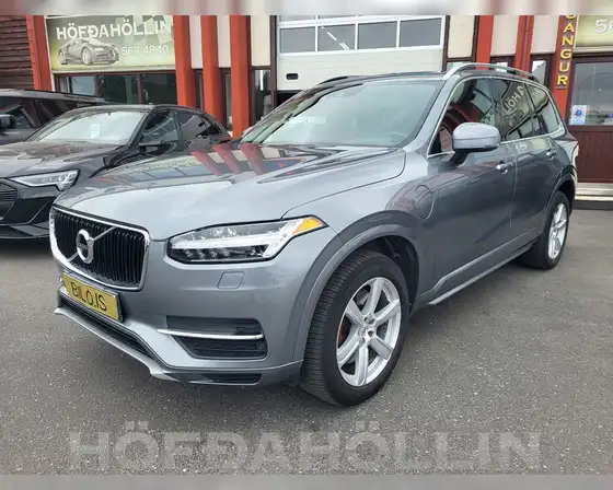 VOLVO XC90 T8 MOMENTUM