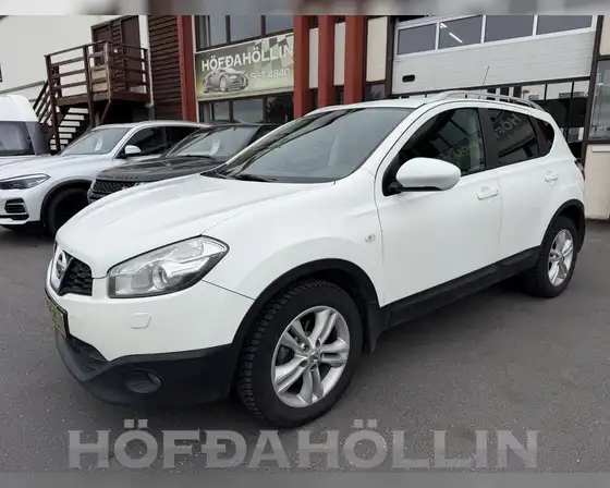 NISSAN QASHQAI AWD