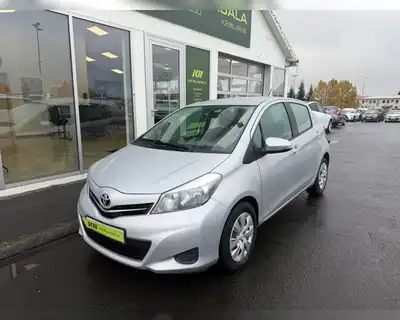 TOYOTA YARIS ACTIVE