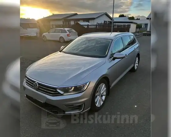 VW PASSAT GTE VARIANT