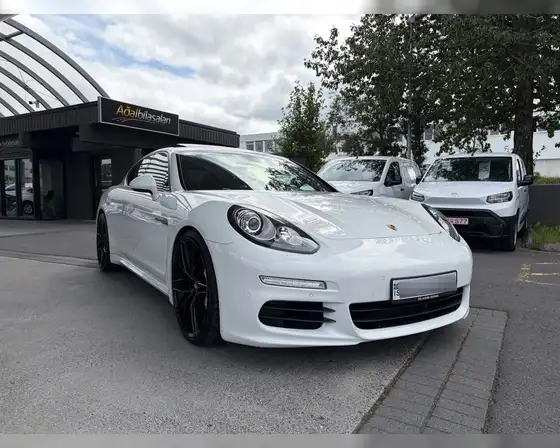 PORSCHE PANAMERA S E-HYBRID