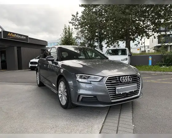 AUDI A3 SPORTBACK E-TRON