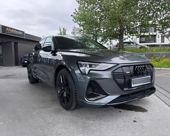 AUDI E-TRON SPORTBACK 55 S-LINE