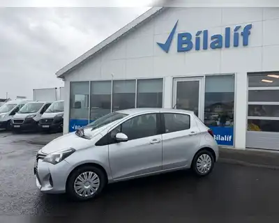 TOYOTA YARIS LIVE AT