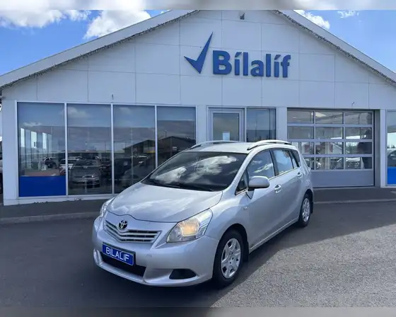 TOYOTA VERSO