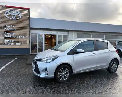 TOYOTA YARIS ACTIVE 3