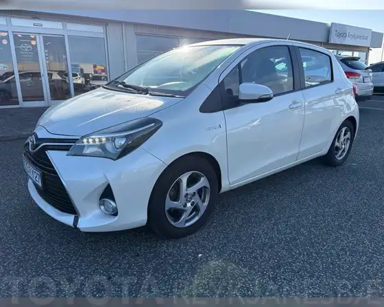 TOYOTA YARIS HYBRID ACTIVE