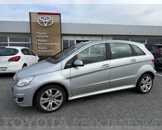 MERCEDES-BENZ B 180 NGT