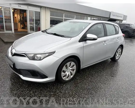 TOYOTA AURIS LIVE 1,33 6 GÍRA
