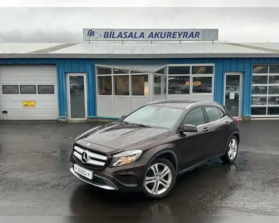 MERCEDES-BENZ GLA 200 D 4MATIC