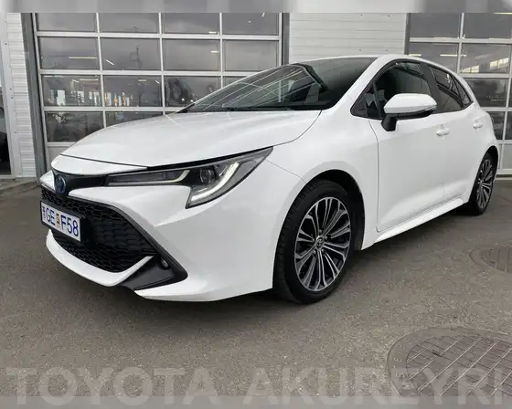 TOYOTA COROLLA H/B HYBRID 17"