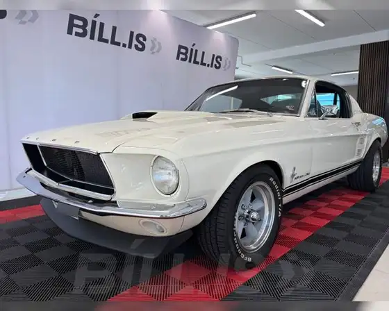 FORD MUSTANG