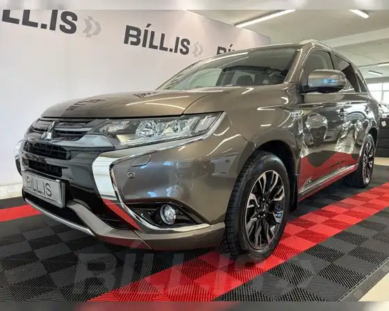 MITSUBISHI OUTLANDER INTENSE KRÓKUR