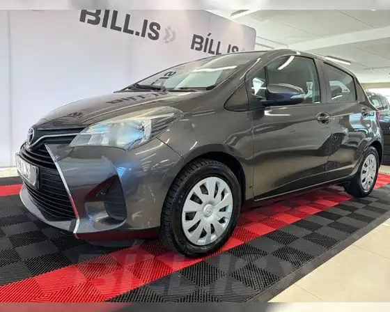 TOYOTA YARIS ACTIVE BAKKMYNDAVÉL.