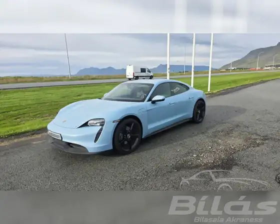 PORSCHE TAYCAN